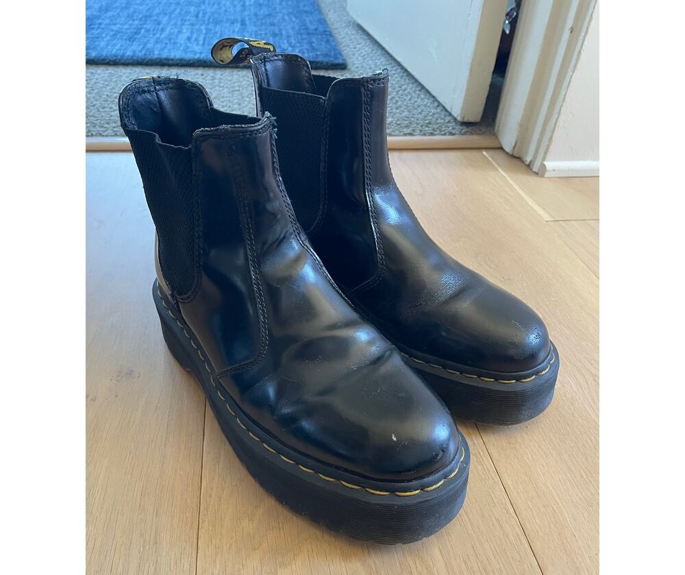 Dr. Martens 2976 Quad in Black Platform Chelsea